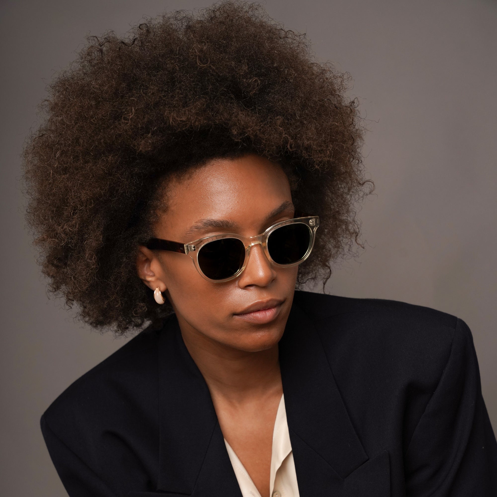 The Andy Paradox N3 Sunglasses, Mazzucchelli 1849 acetate frame, round shape, transparent and tortoise.