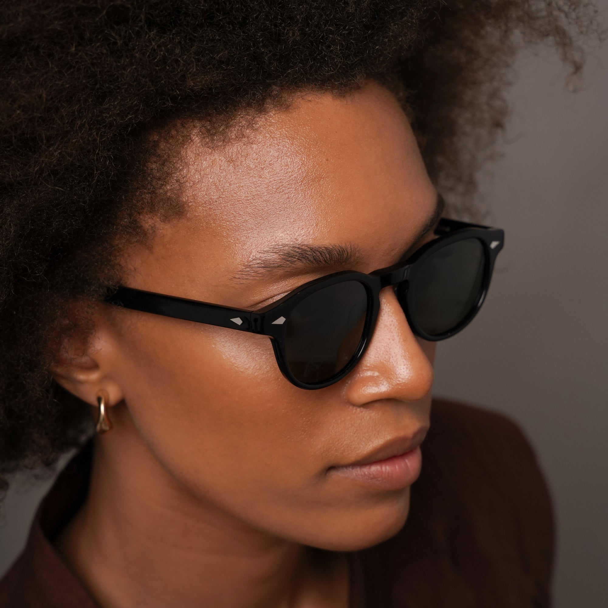 The Basquiat Noir Sunglasses, Mazzucchelli 1849 acetate frame, rounded square shape, in black.