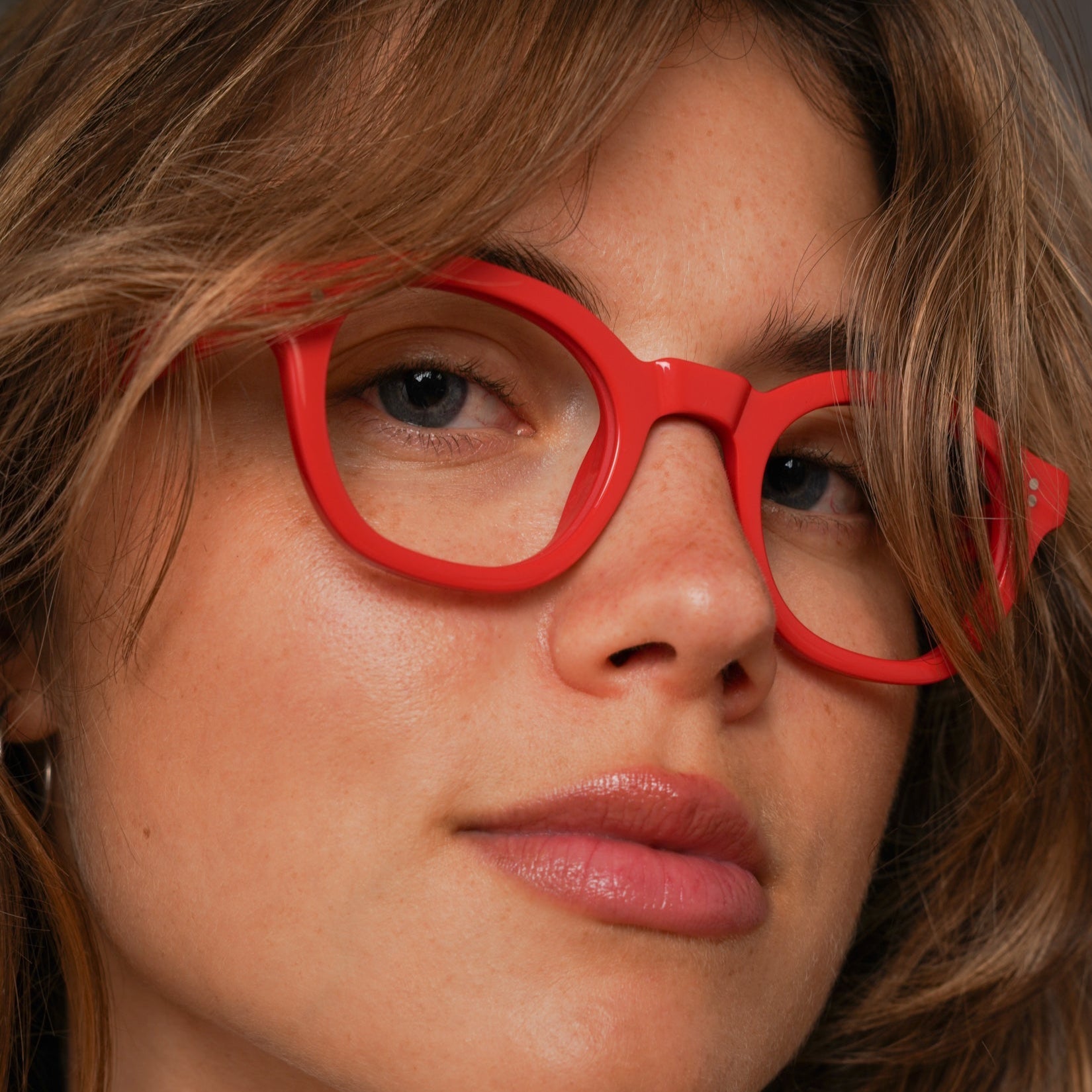 The Dean Carmine — eyeglasses, Mazzucchelli 1849 acetate frame, round shape, in carmine.