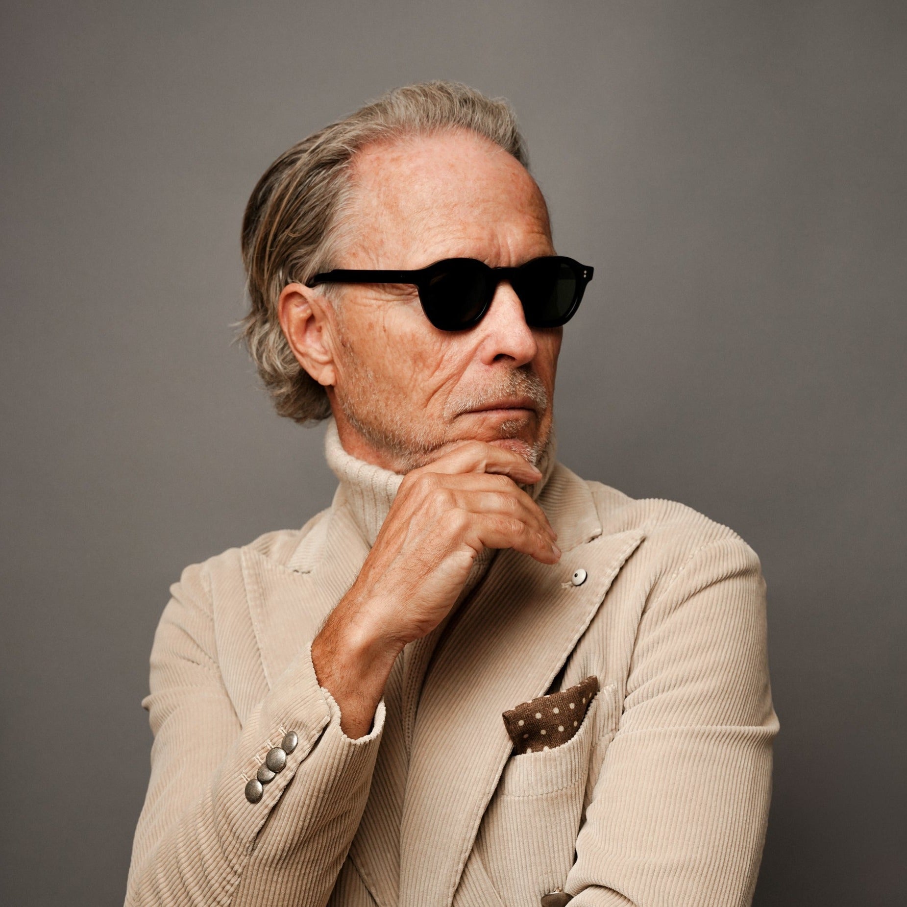 The Dean Noir Sunglasses , Mazzucchelli 1849 acetate frame, round shape, in black.