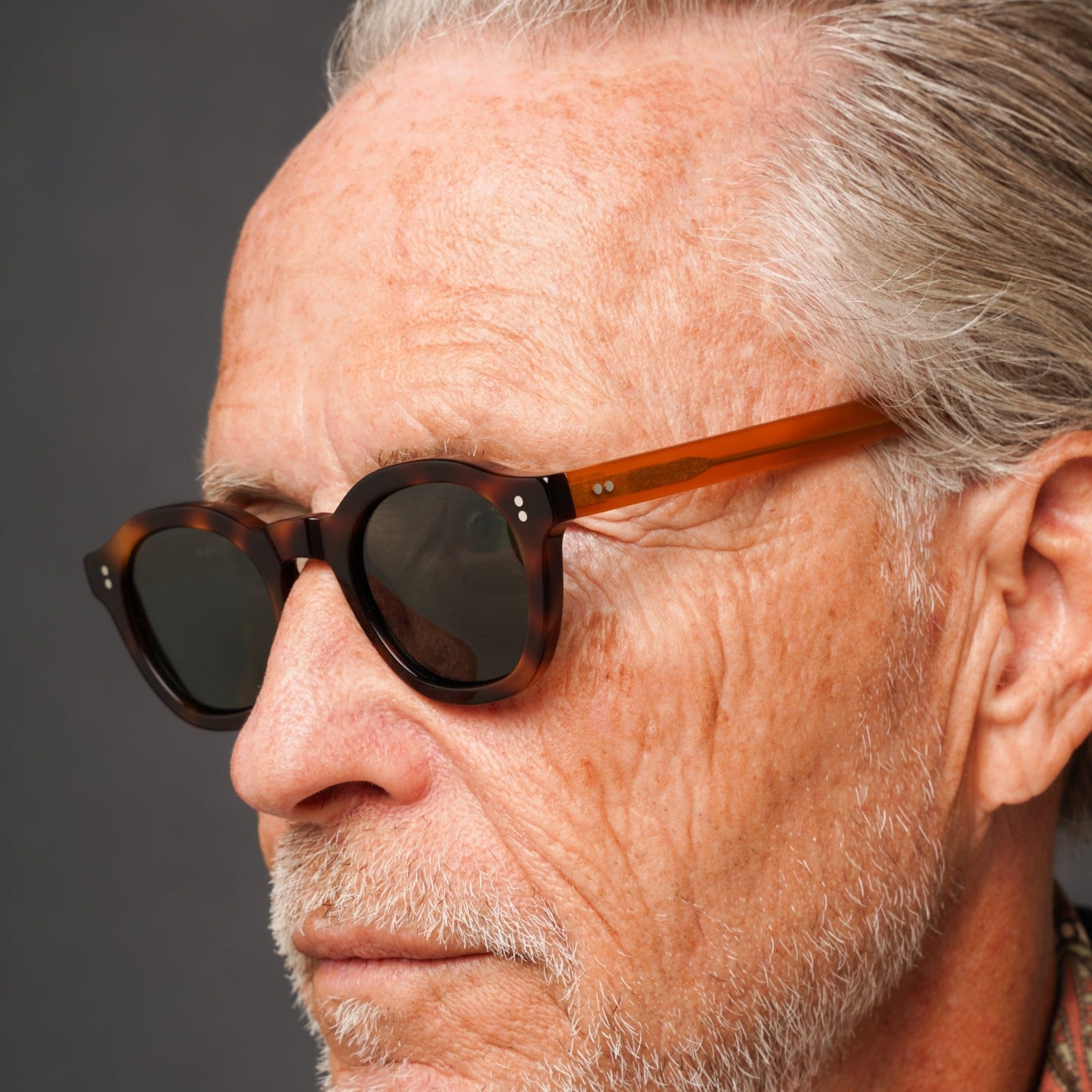 The Dean Paradox N2 Sunglasses, Mazzucchelli 1849 acetate frame, round shape, Paradox N2 pattern.
