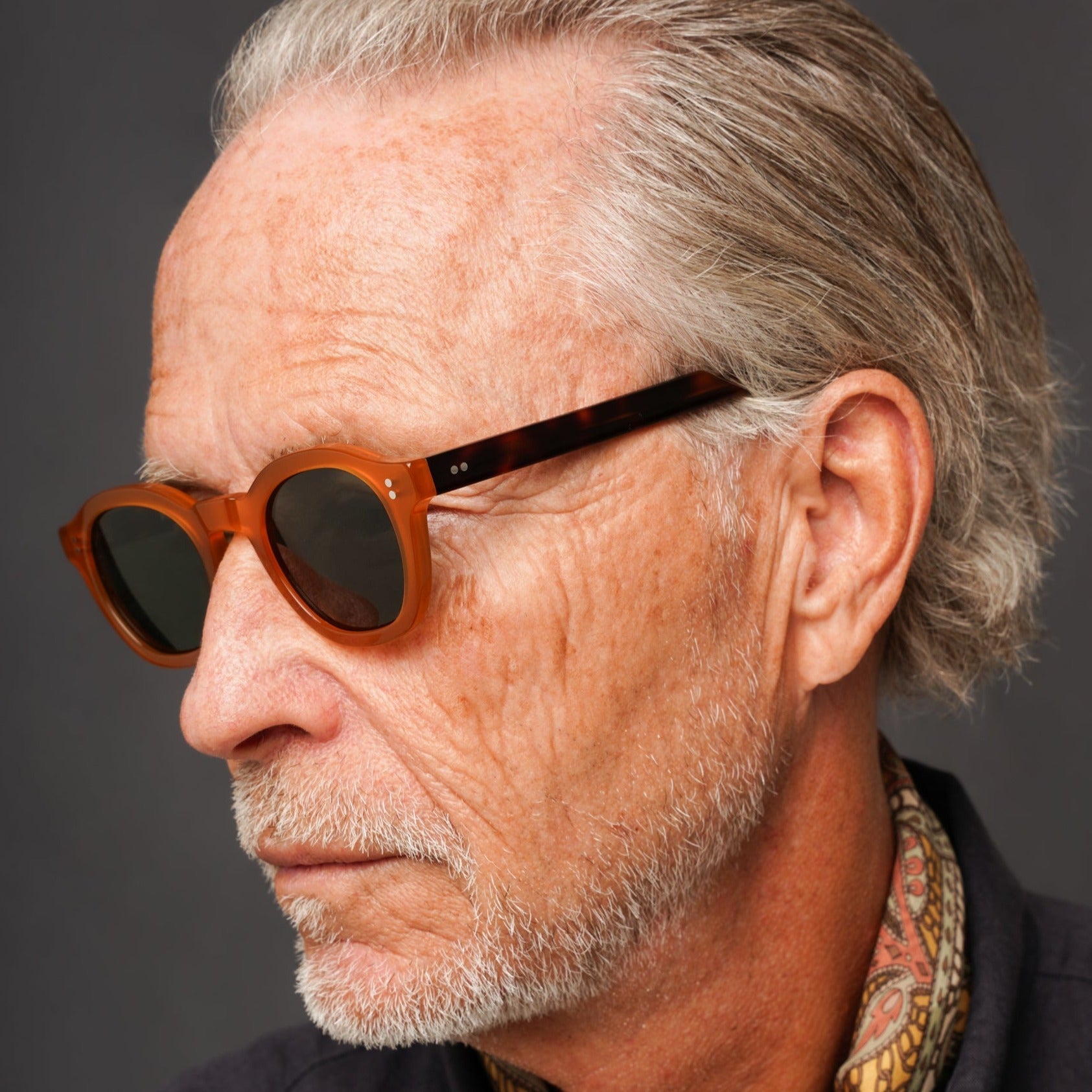 The Dean Paradox N3 Sunglasses, Mazzucchelli 1849 acetate frame, round shape, Paradox N3 pattern.