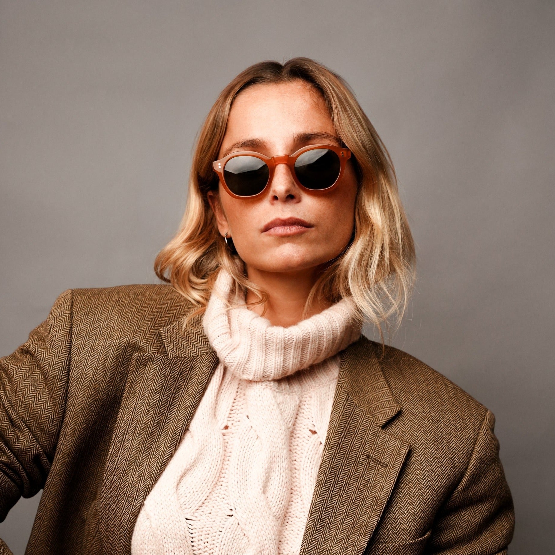 The Dean Paradox N5 Sunglasses, Mazzucchelli 1849 acetate frame, round shape, Paradox N5 pattern.