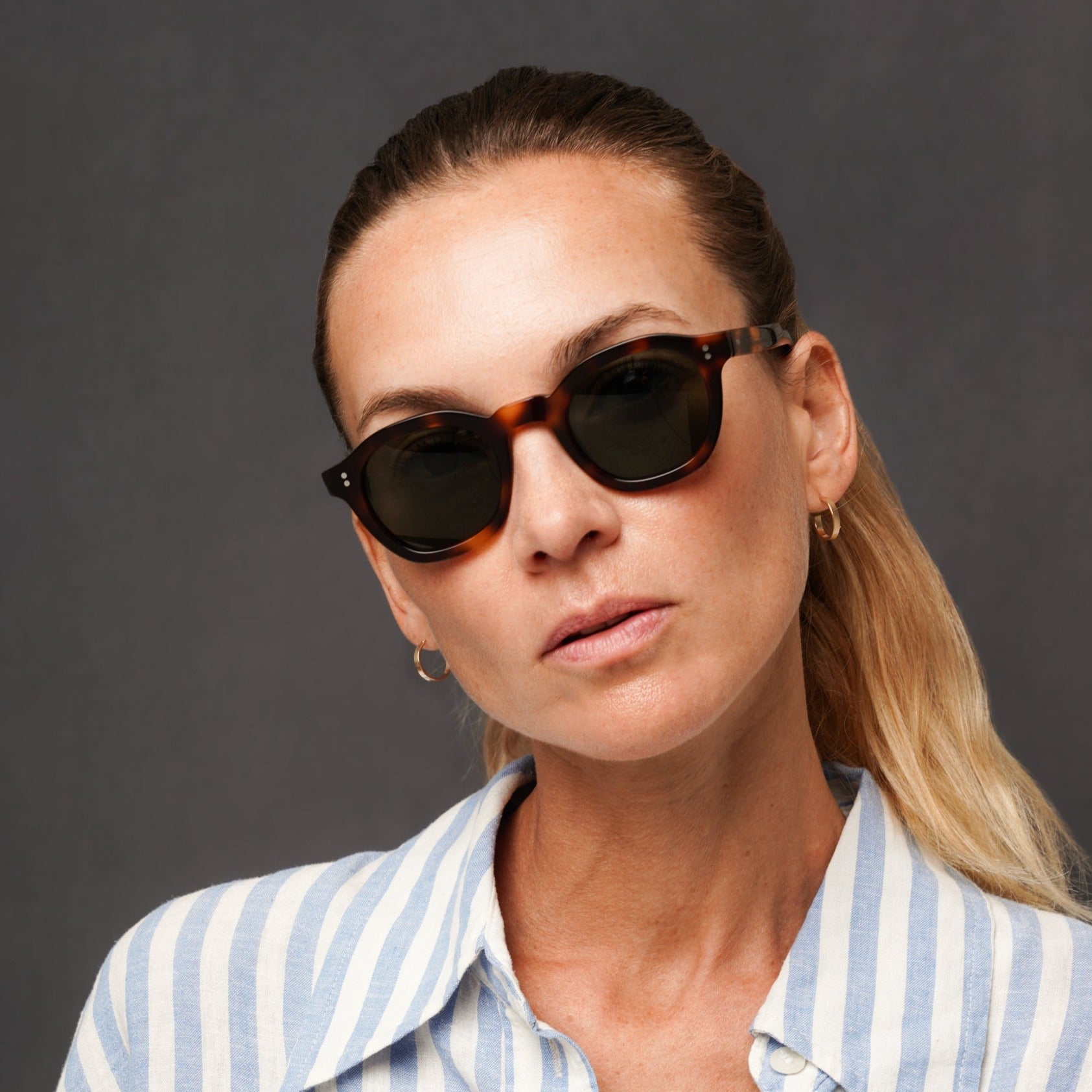 The Dean Tortoise Sunglasses, Mazzucchelli 1849 acetate frame, round shape, in tortoise.