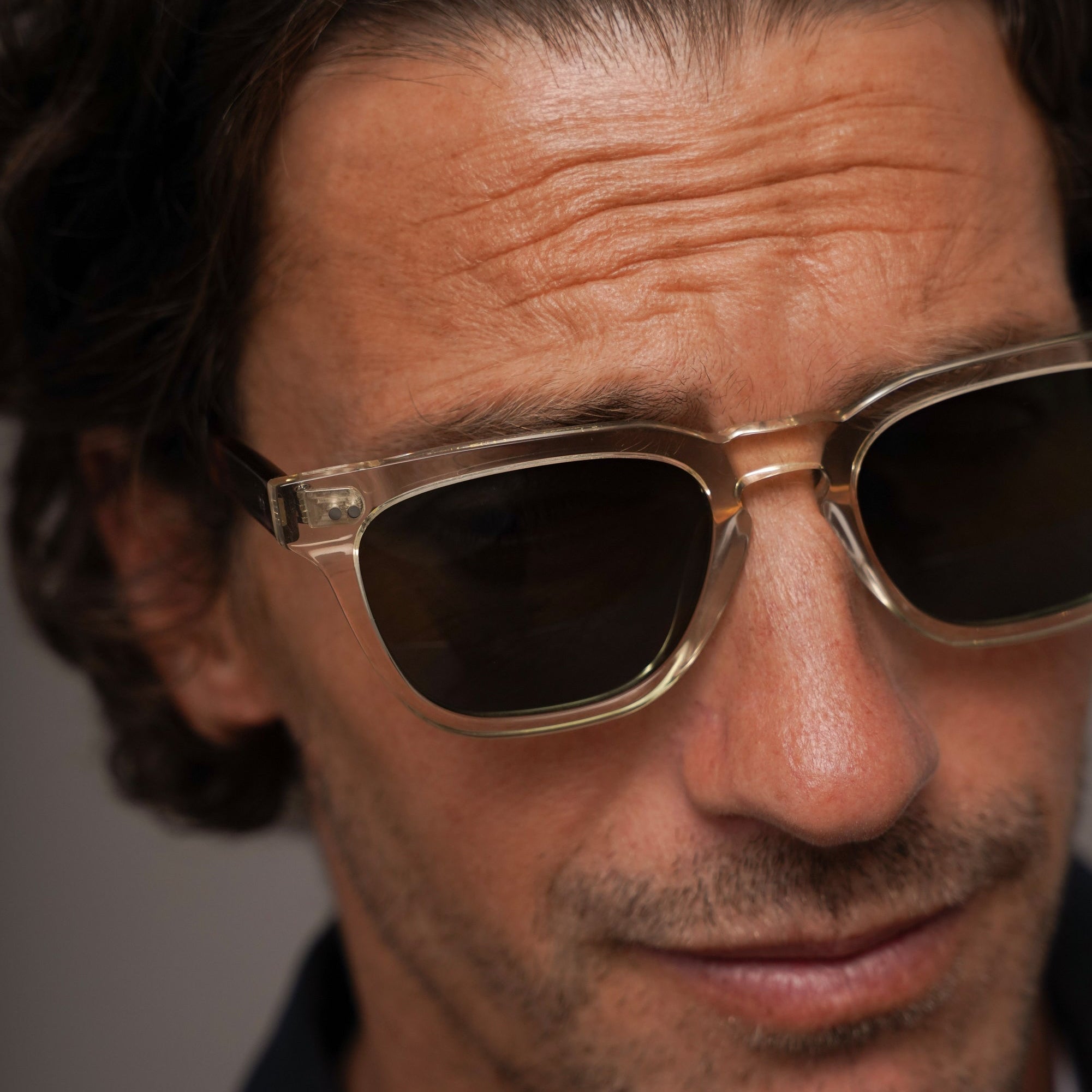 The Dylan N1 Sunglasses, Mazzucchelli 1849 acetate frame, round shape, in black.