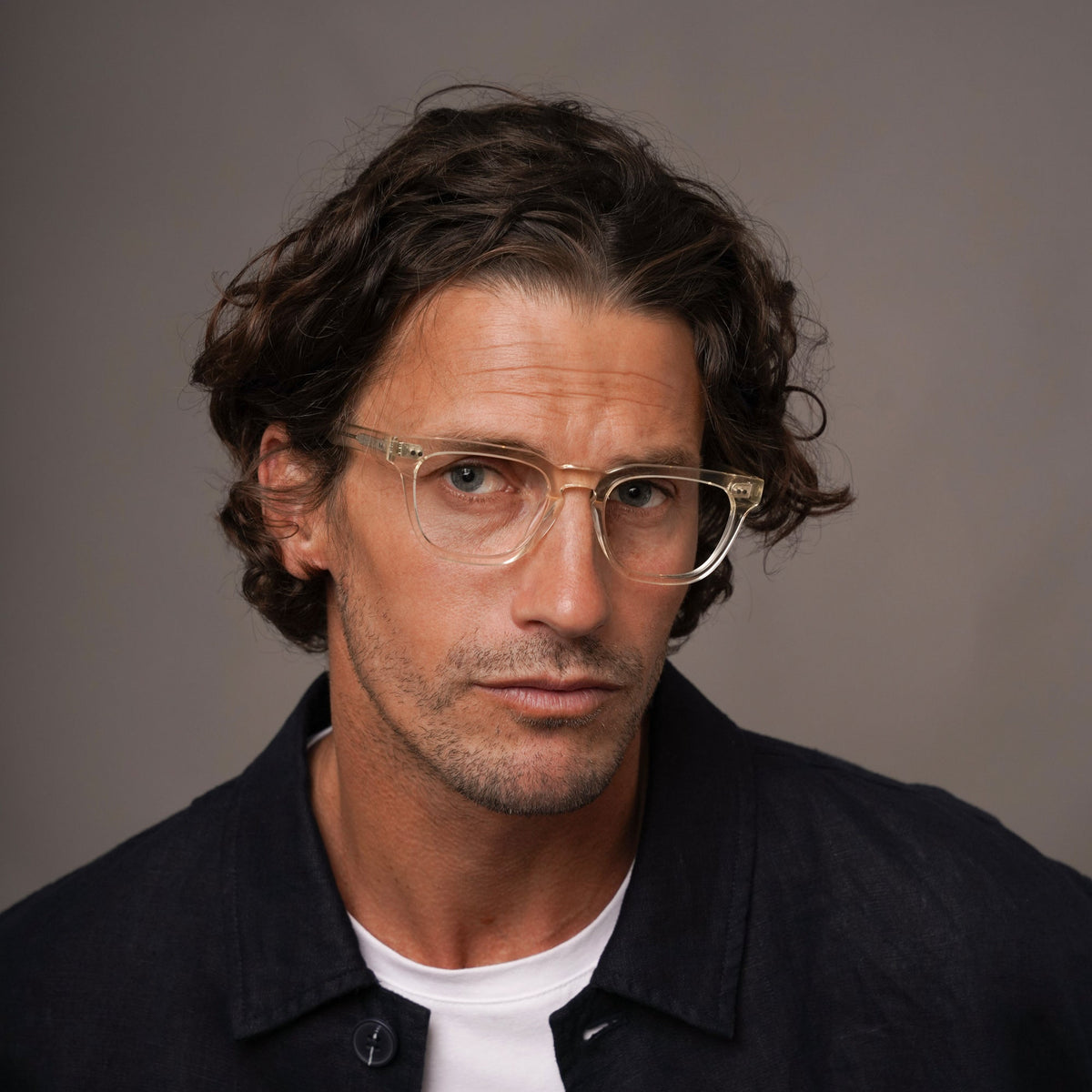 The Dylan Air, eyeglasses, Mazzucchelli 1849 acetate frame, cat-eye shape, in clear crystal.