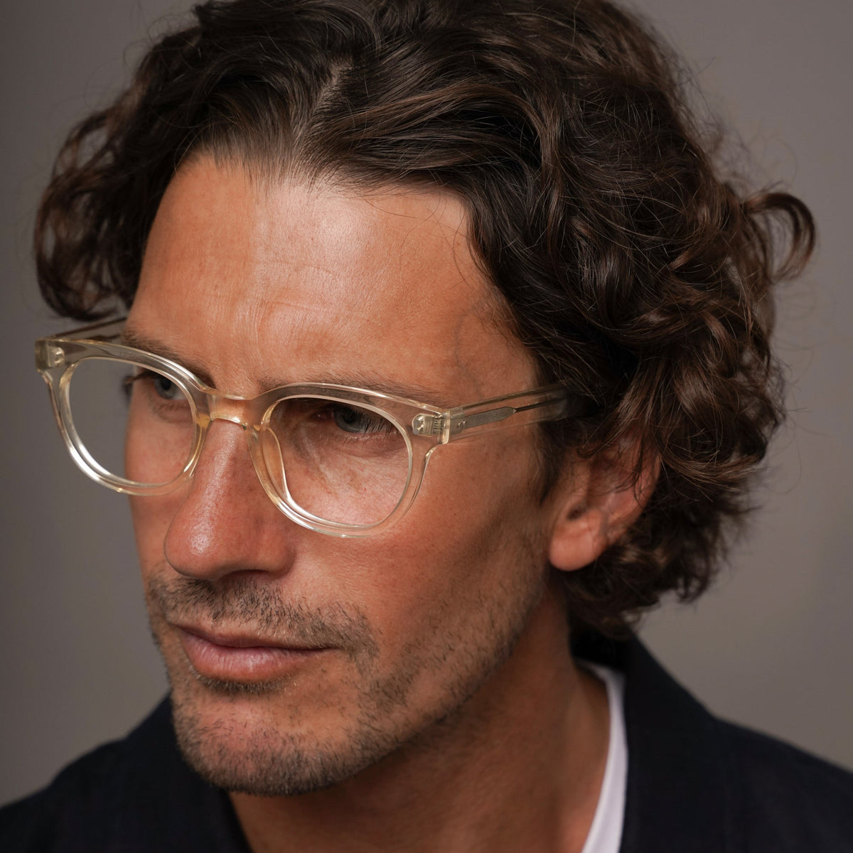The Dylan Air, eyeglasses, Mazzucchelli 1849 acetate frame, cat-eye shape, in clear crystal.
