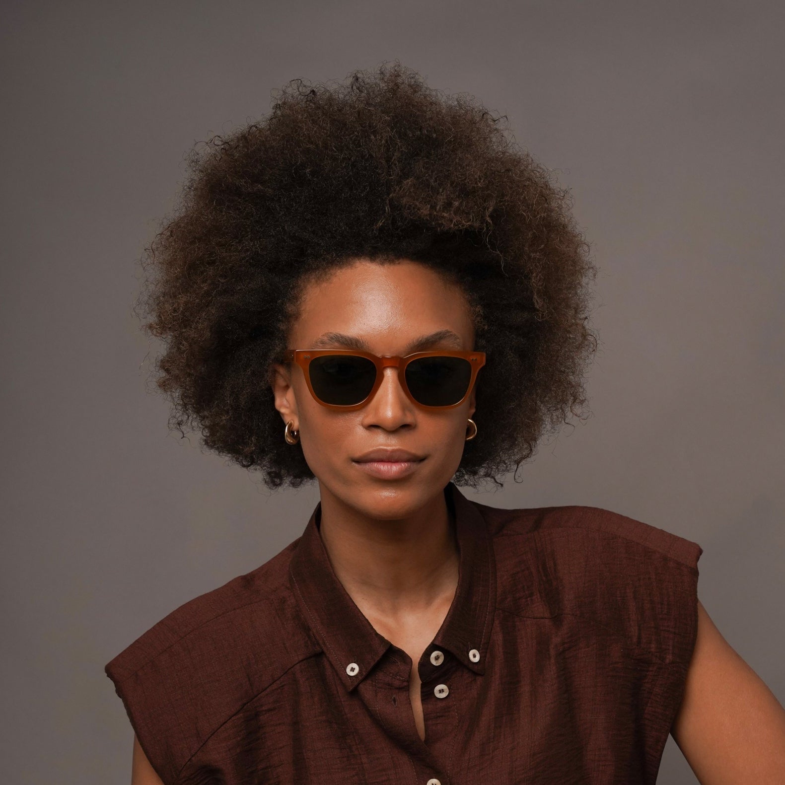 The Dylan Amber Sunglasses, Mazzucchelli 1849 acetate frame, round shape, in amber.