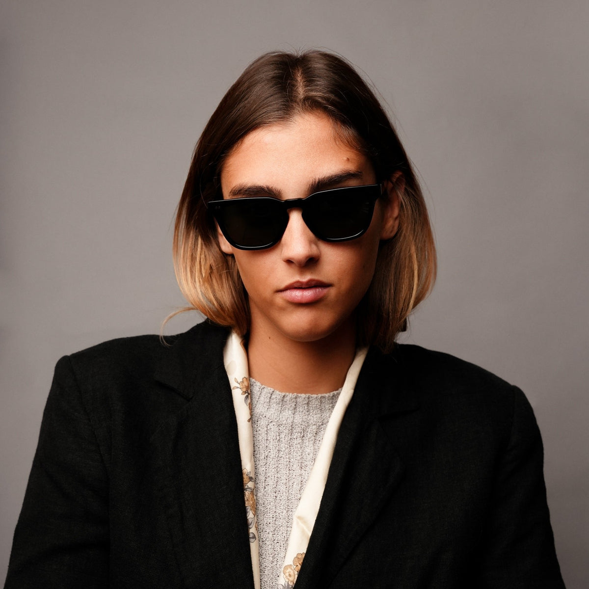 The Dylan Noir Sunglasses, Mazzucchelli 1849 acetate frame, round shape, in black.