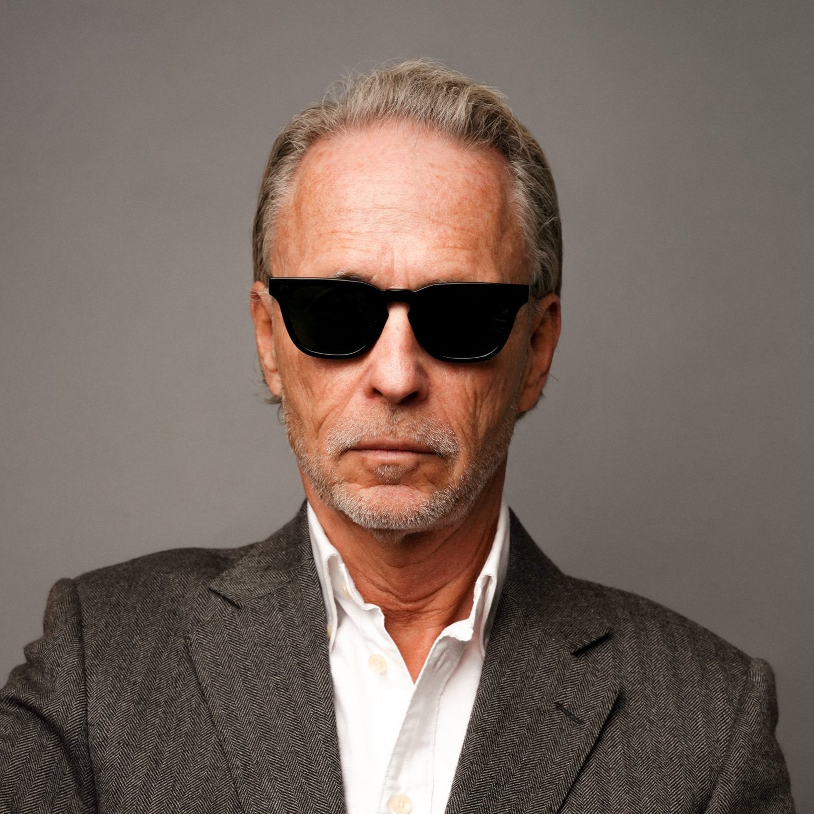 The Dylan Noir Sunglasses, Mazzucchelli 1849 acetate frame, round shape, in black.