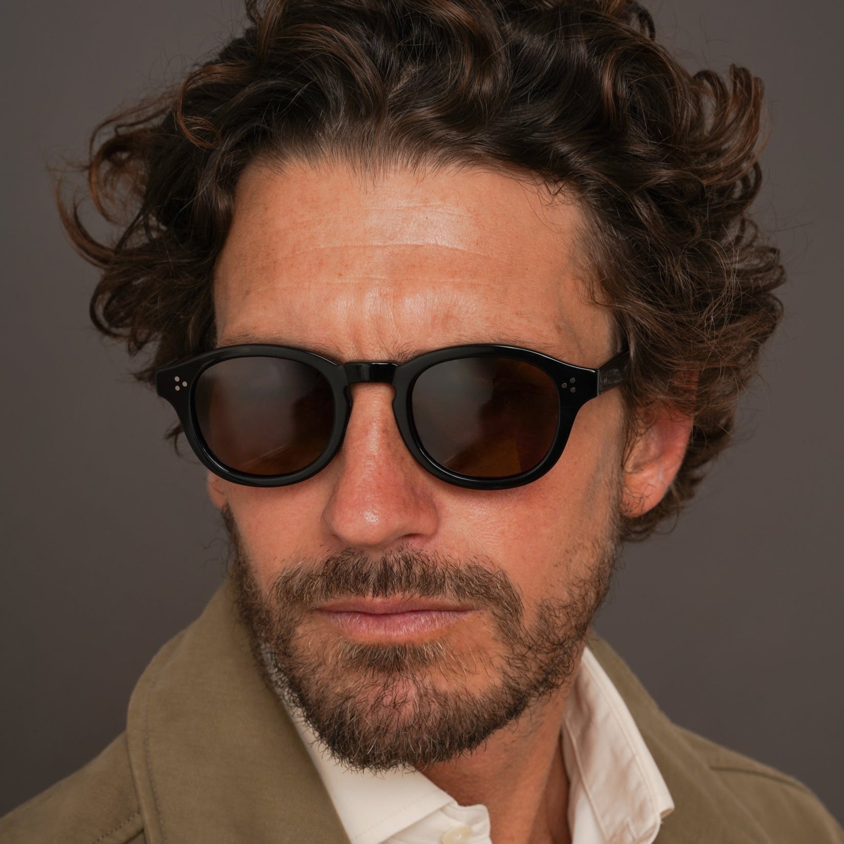 The Evans en Café — sunglasses, Mazzucchelli 1849 acetate frame, round shape, in coffee brown.