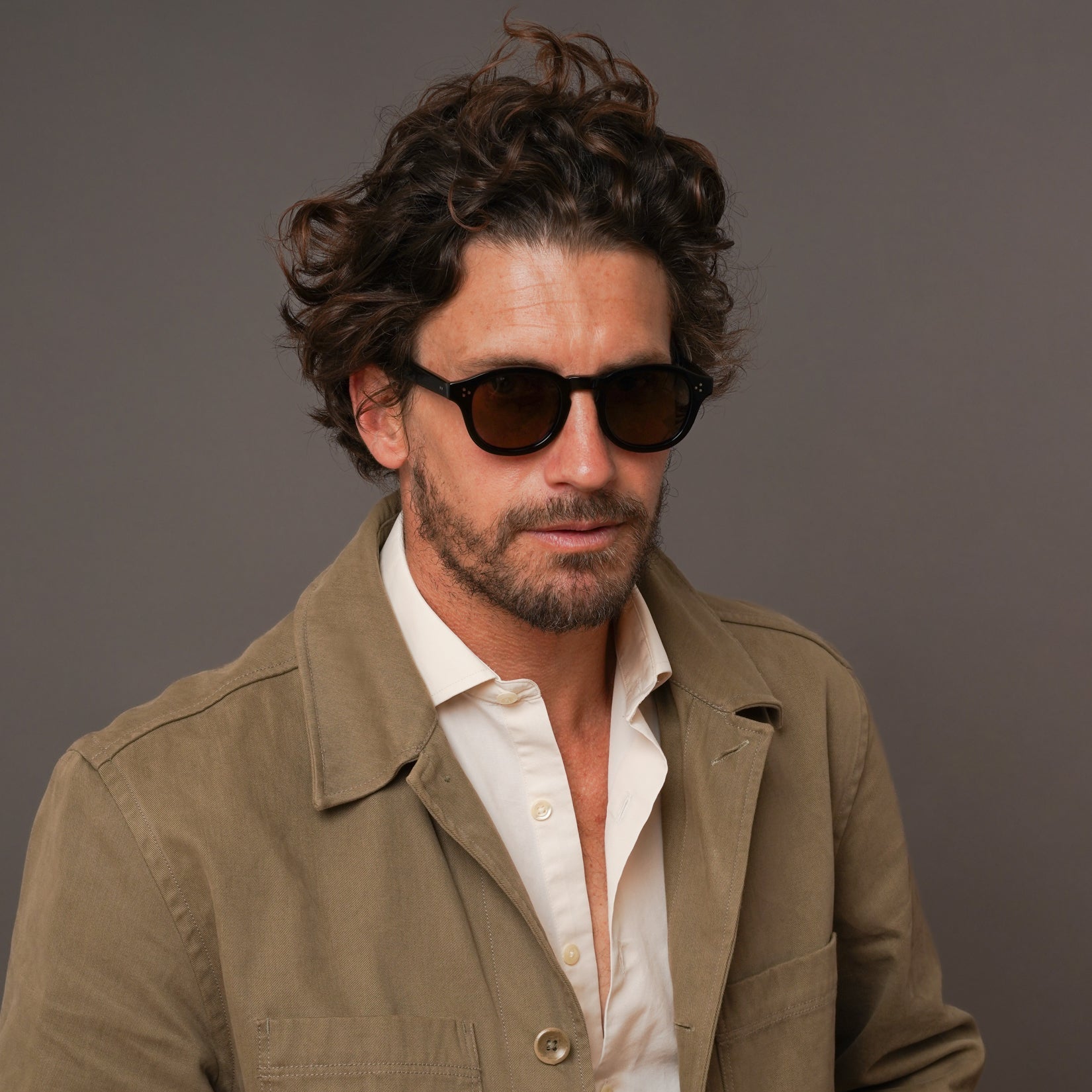 The Evans en Café — sunglasses, Mazzucchelli 1849 acetate frame, round shape, in coffee brown.