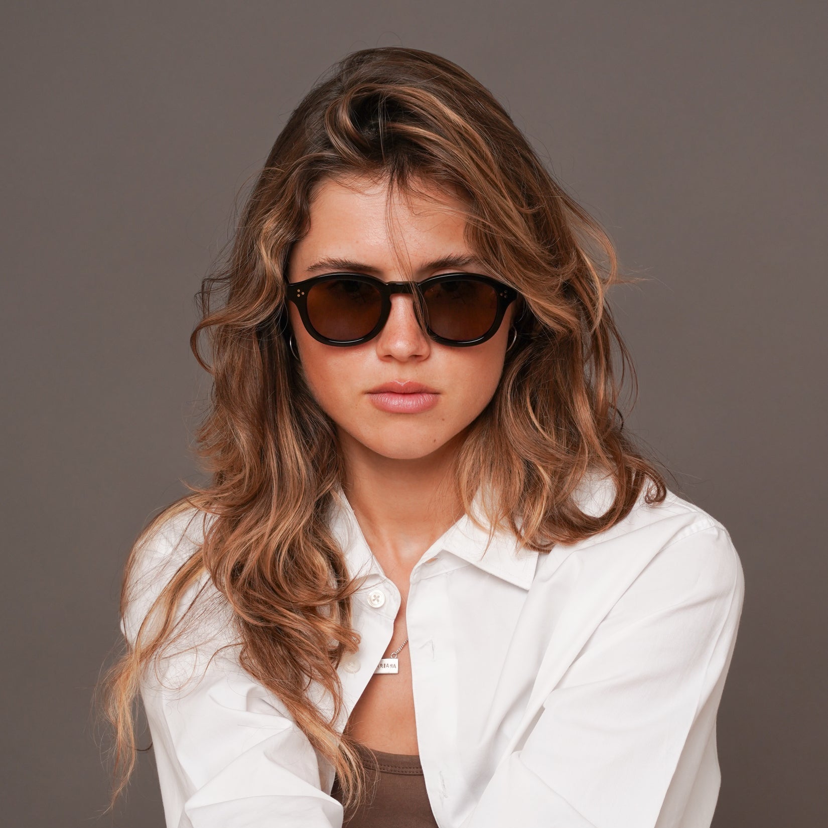 The Evans en Café — sunglasses, Mazzucchelli 1849 acetate frame, round shape, in coffee brown.