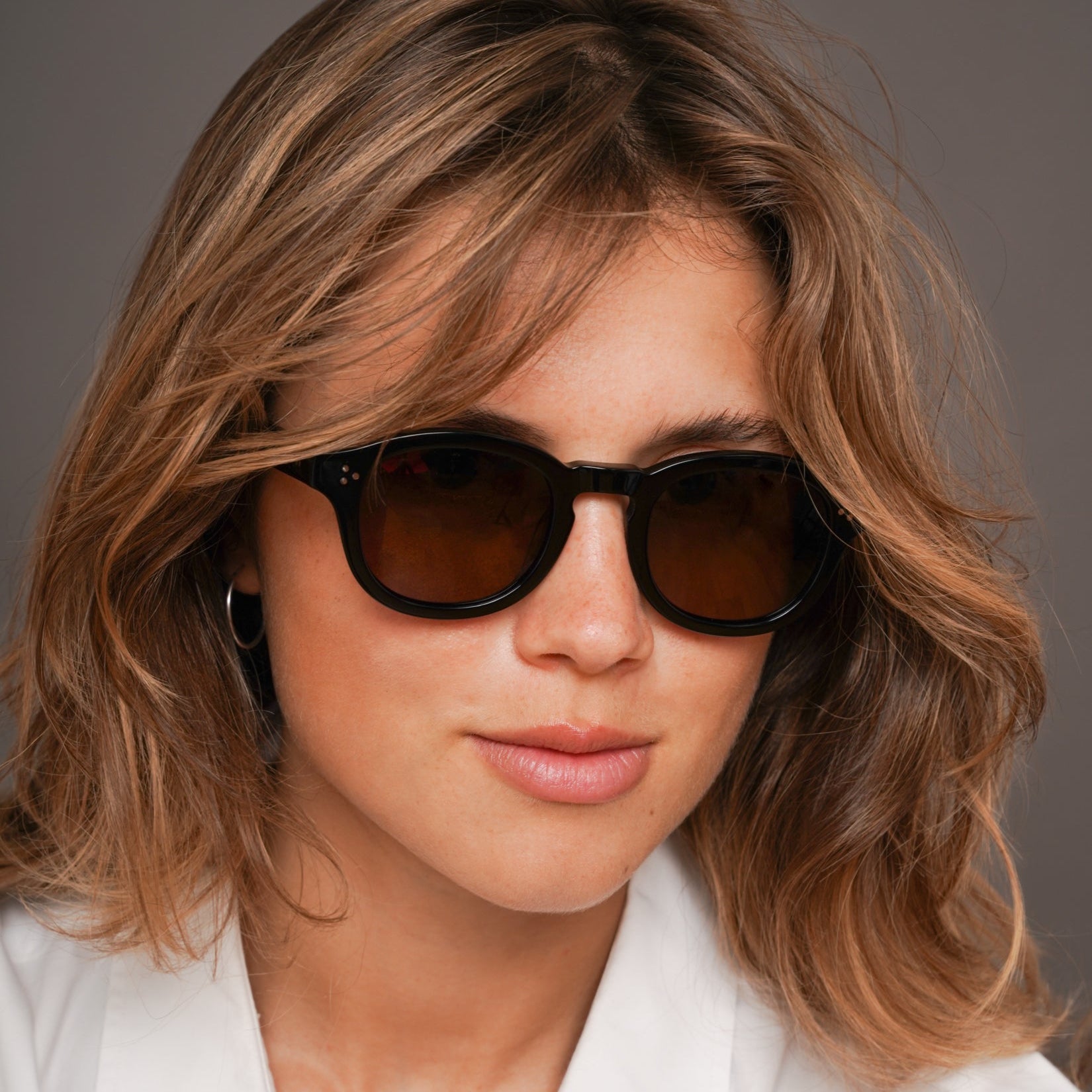 The Evans en Café — sunglasses, Mazzucchelli 1849 acetate frame, round shape, in coffee brown.
