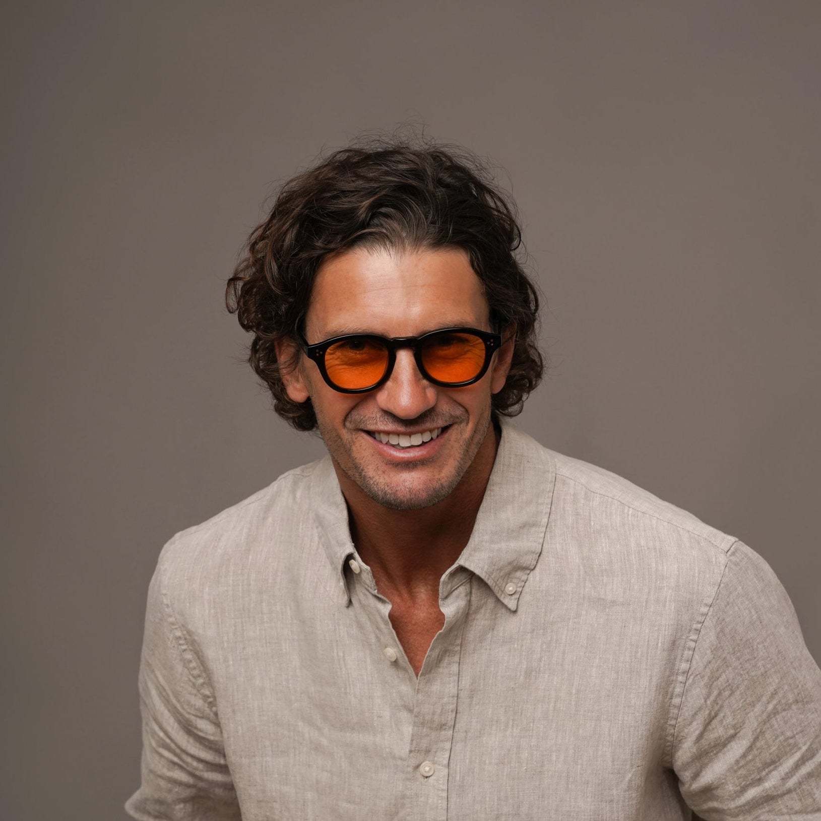 The Evans en Fauve — sunglasses, Mazzucchelli 1849 acetate frame, round shape, in tawny brown.