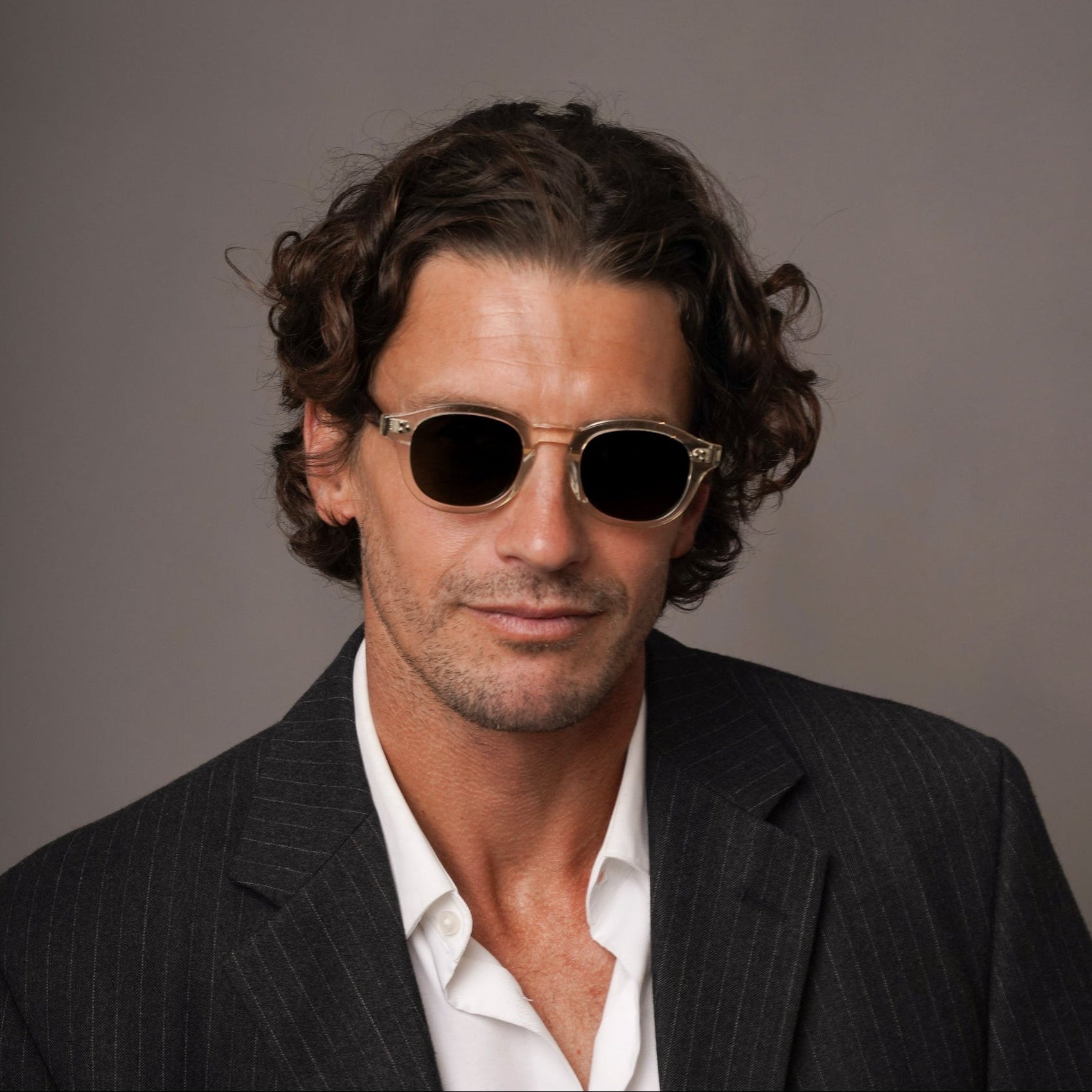 The Evans N1 Sunglasses, Mazzucchelli 1849 acetate frame, round shape, in tortoise.