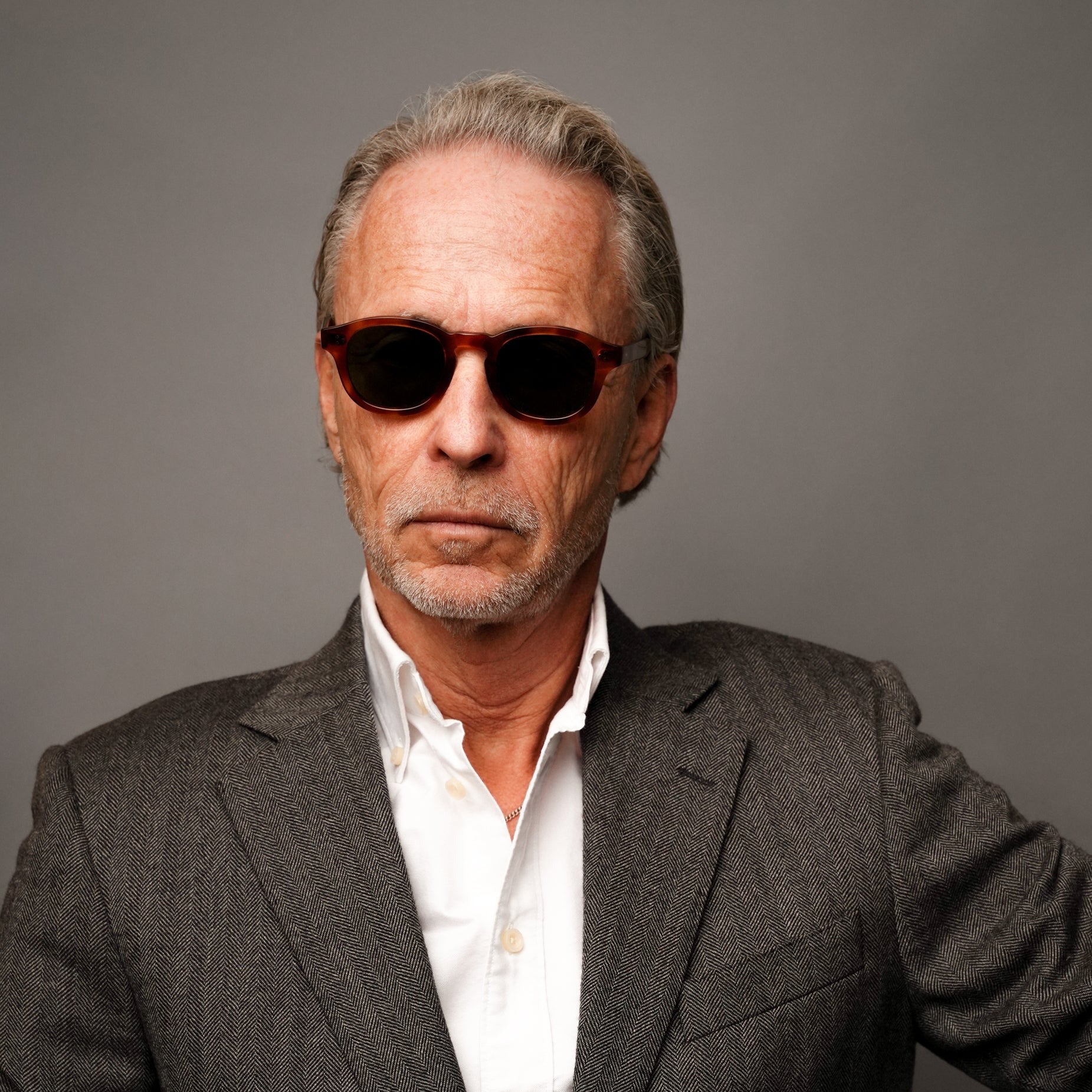 The Evans Scotch Sunglasses, Mazzucchelli 1849 acetate frame, round shape, in whisky amber.