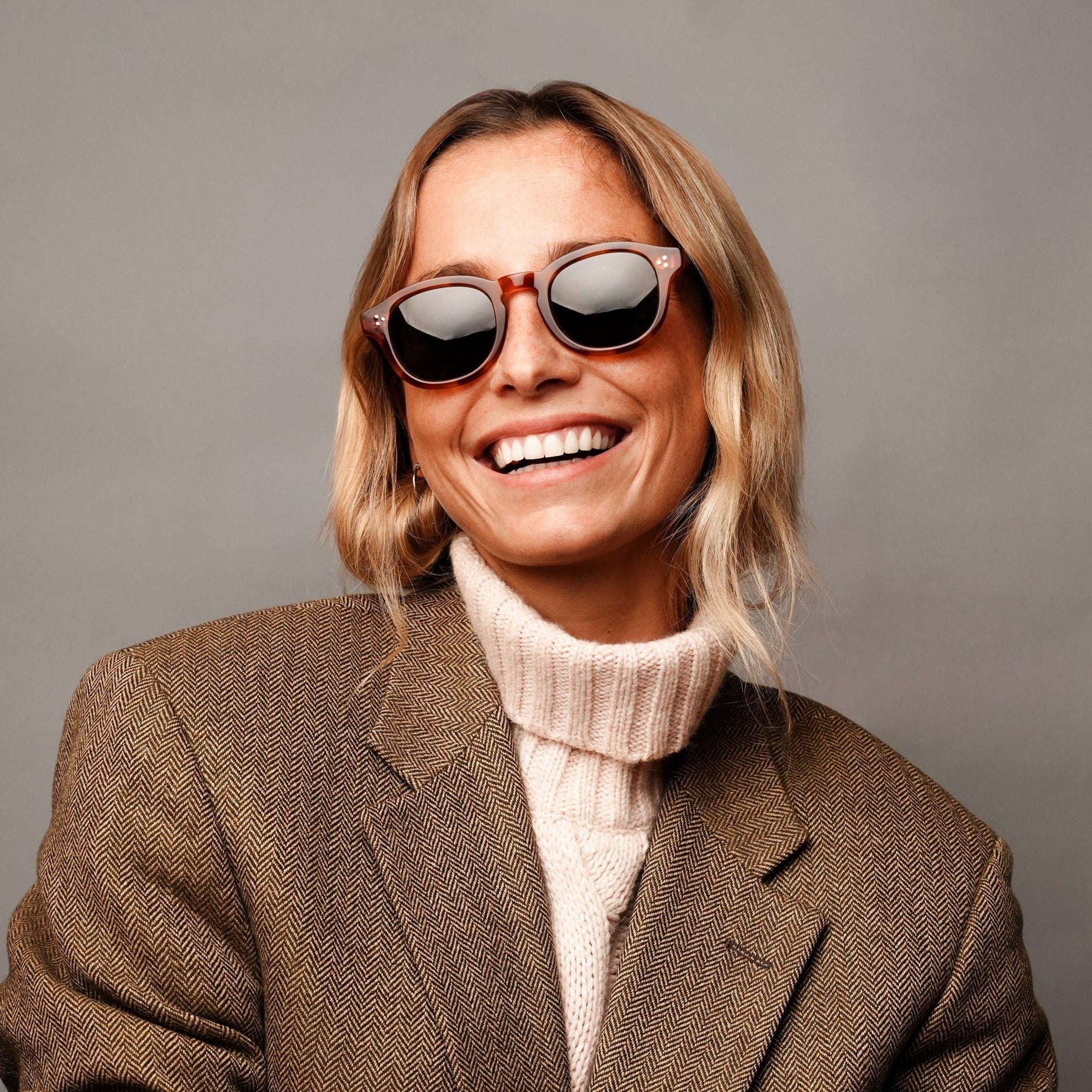The Evans Scotch Sunglasses, Mazzucchelli 1849 acetate frame, round shape, in whisky amber.