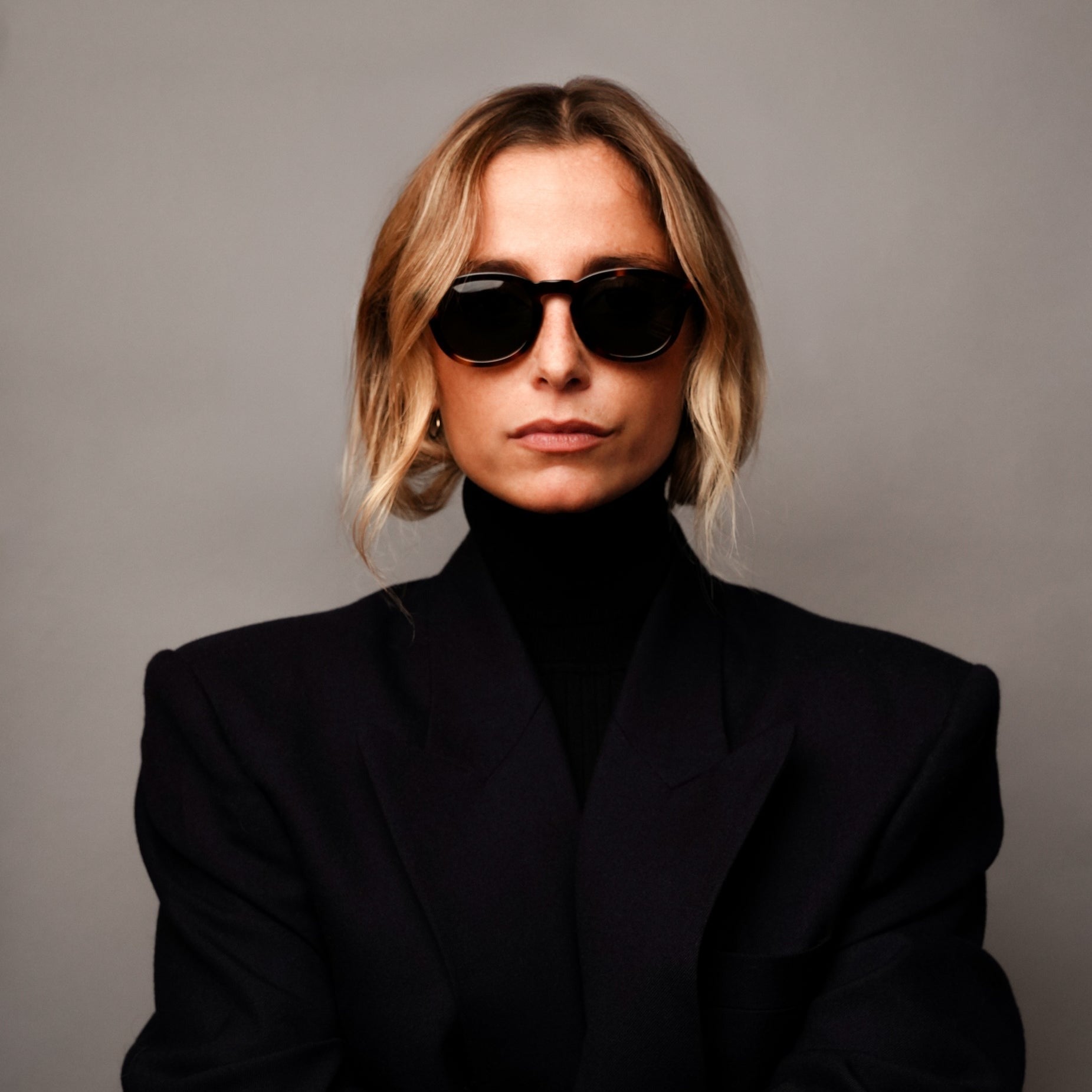 The Evans Tortoise Sunglasses, Mazzucchelli 1849 acetate frame, round shape, in tortoise.
