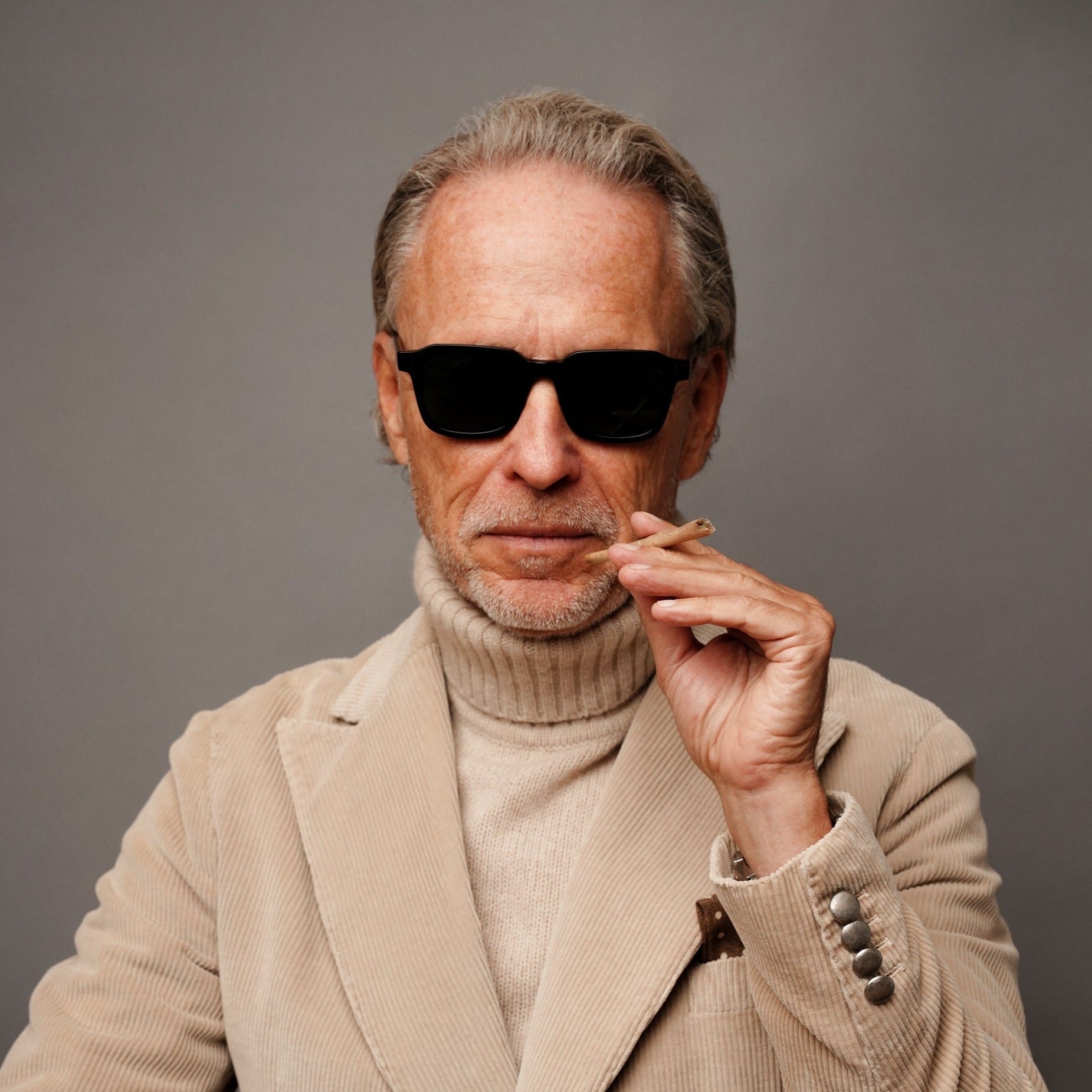 The Hoffman Noir Sunglasses, Mazzucchelli 1849 acetate frame, square shape, in black.