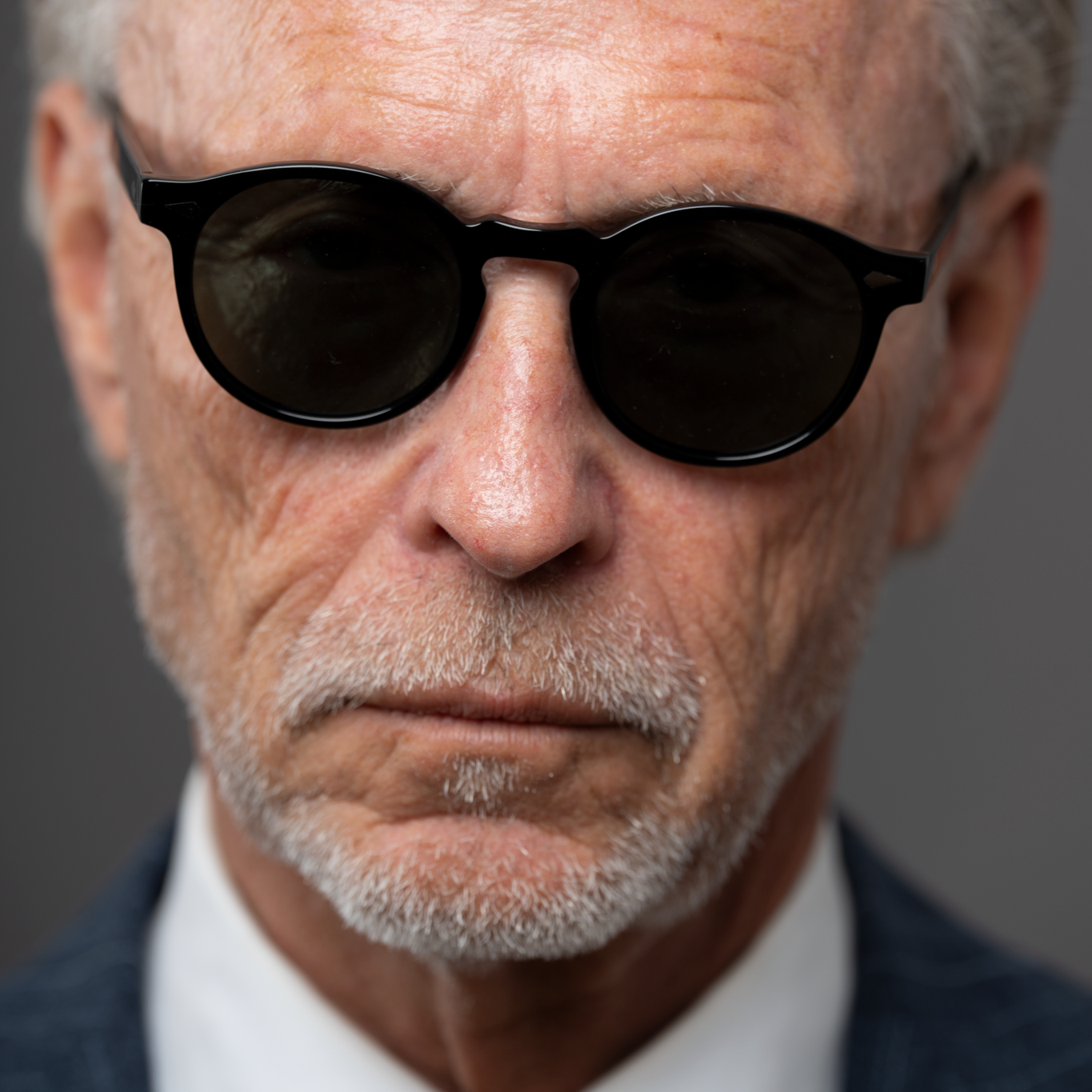 The Picasso Noir Sunglasses, Mazzucchelli 1849 acetate frame, round shape, in black.