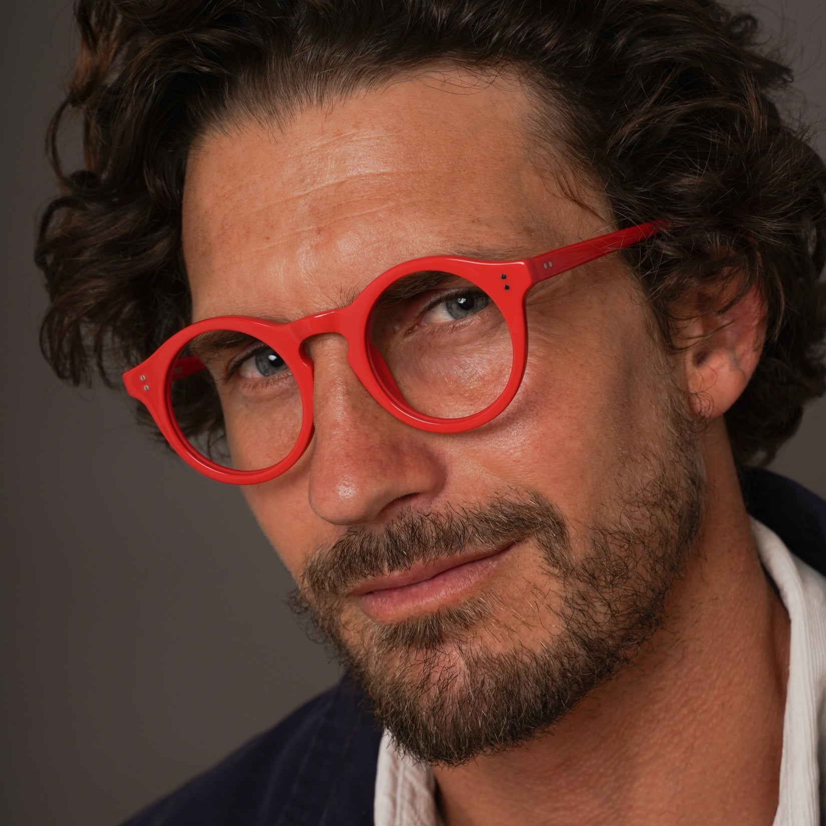 The Spike Carmine — eyeglasses, Mazzucchelli 1849 acetate frame, round shape, in carmine.