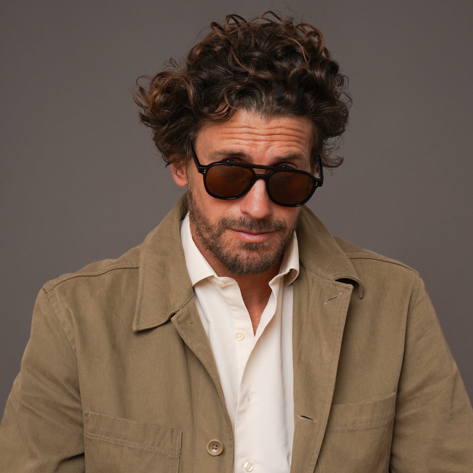 The Truman en Café — sunglasses, Mazzucchelli 1849 acetate frame, aviator shape, in coffee brown.