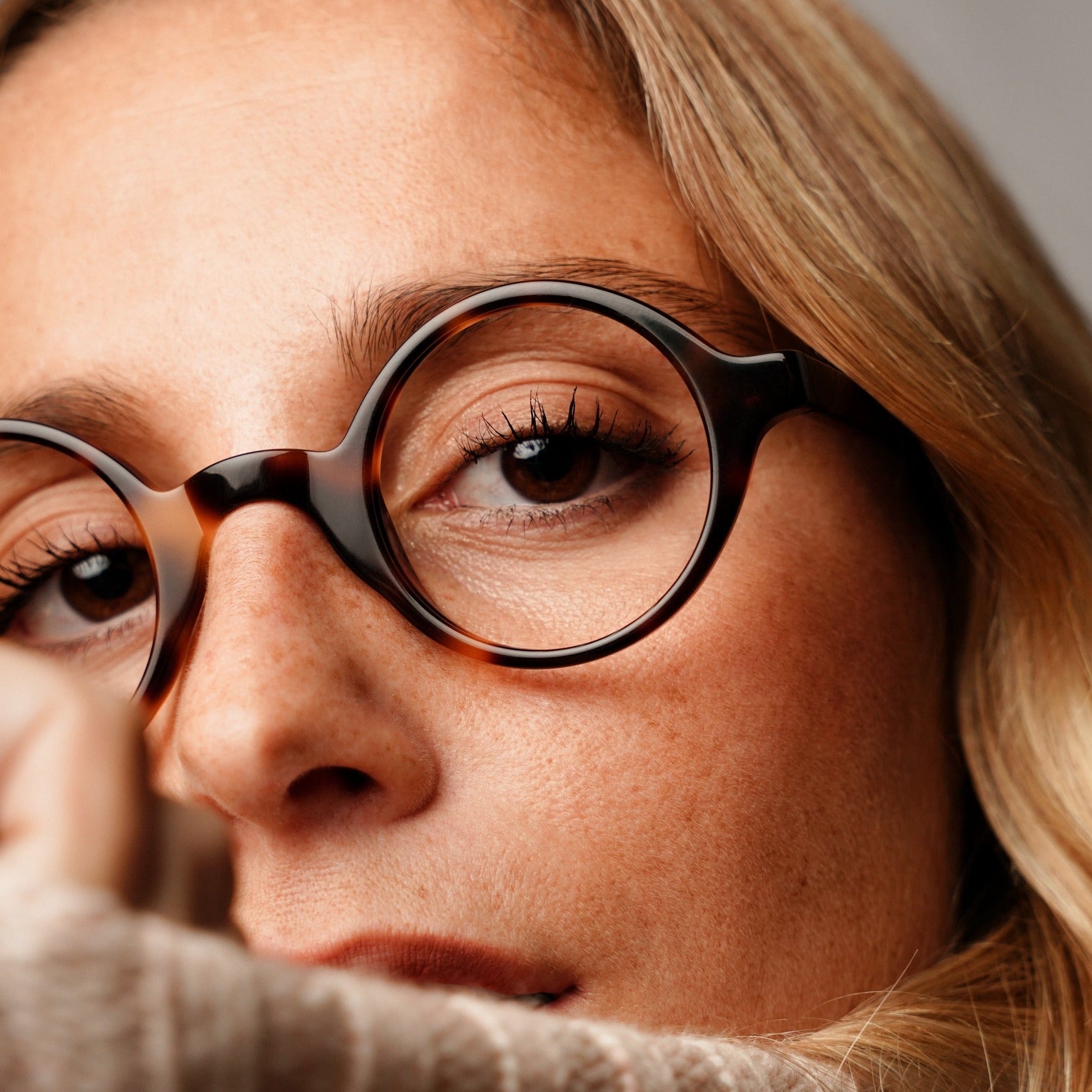 The Winston Tortoise — eyeglasses, Mazzucchelli 1849 acetate frame, round shape, in tortoise.