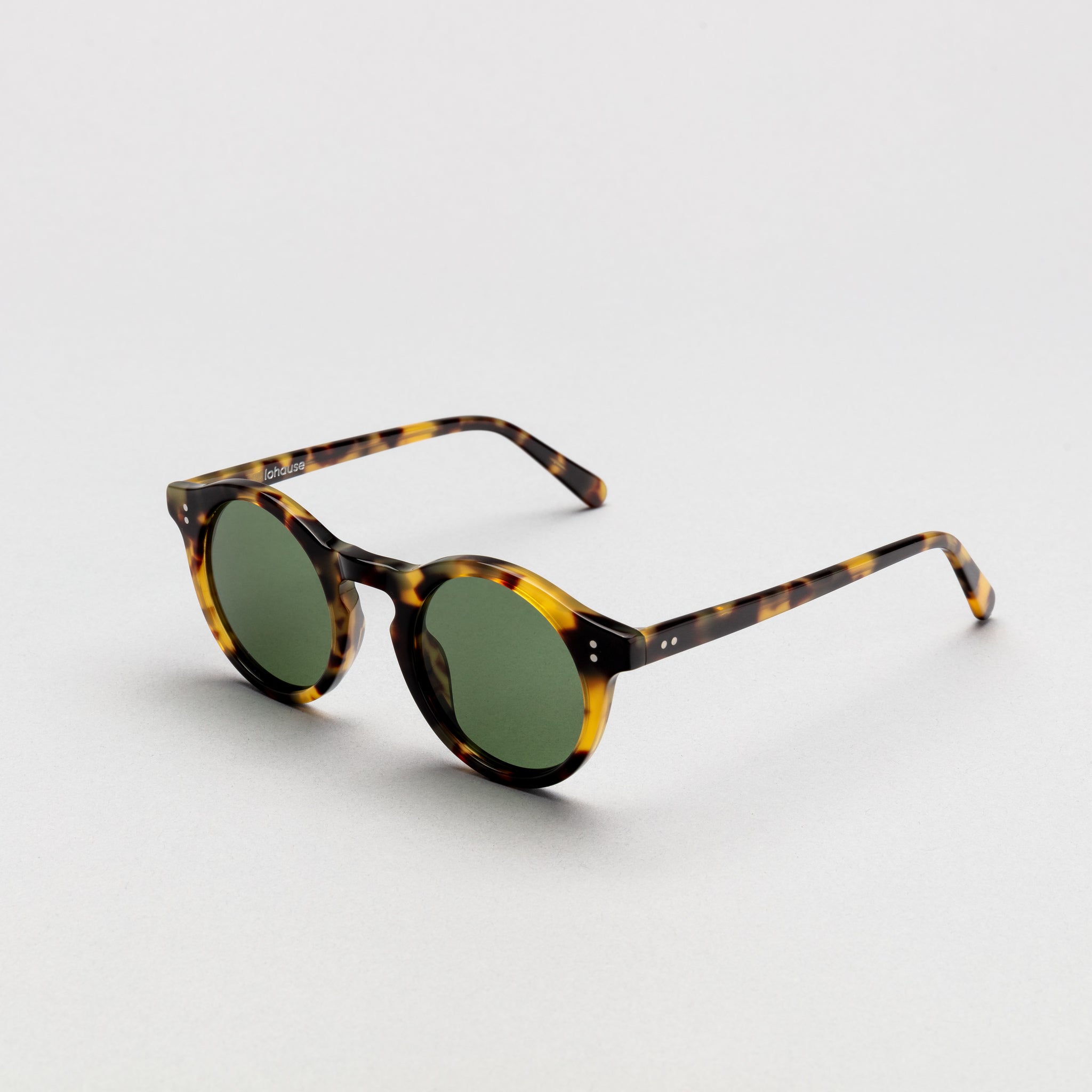 The Spike Carmine — eyeglasses, Mazzucchelli 1849 acetate frame, round shape, in carmine.